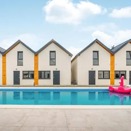 Tatil Evi Cozy In With Heated Swimming Pool